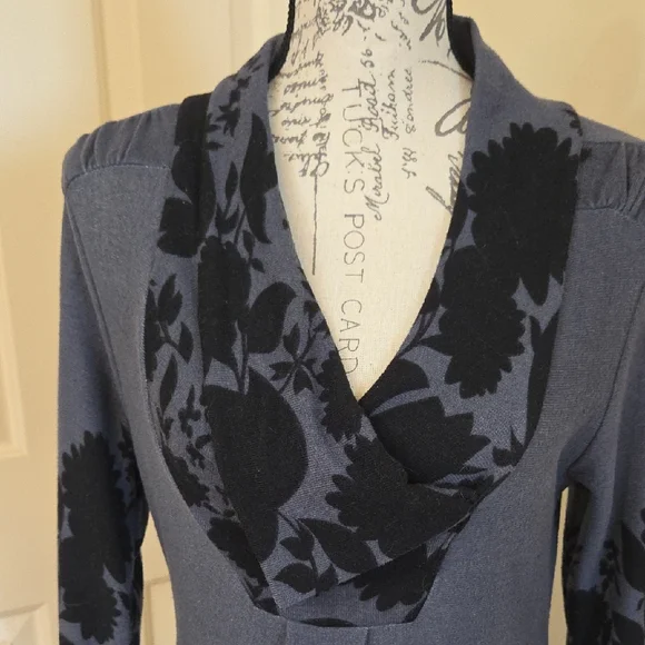 Reborn Asymmetrical Dress in Black and Gray - Picture 11 of 13